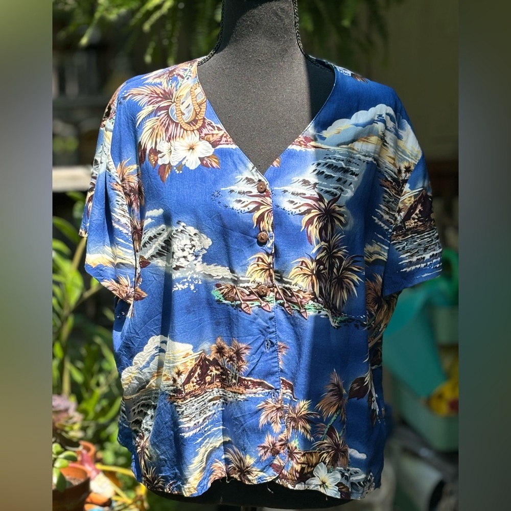 Hawaiian Bay Vintage Button Up